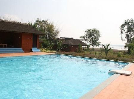 Red Earth Kabini Hotel Begur Bagian luar foto