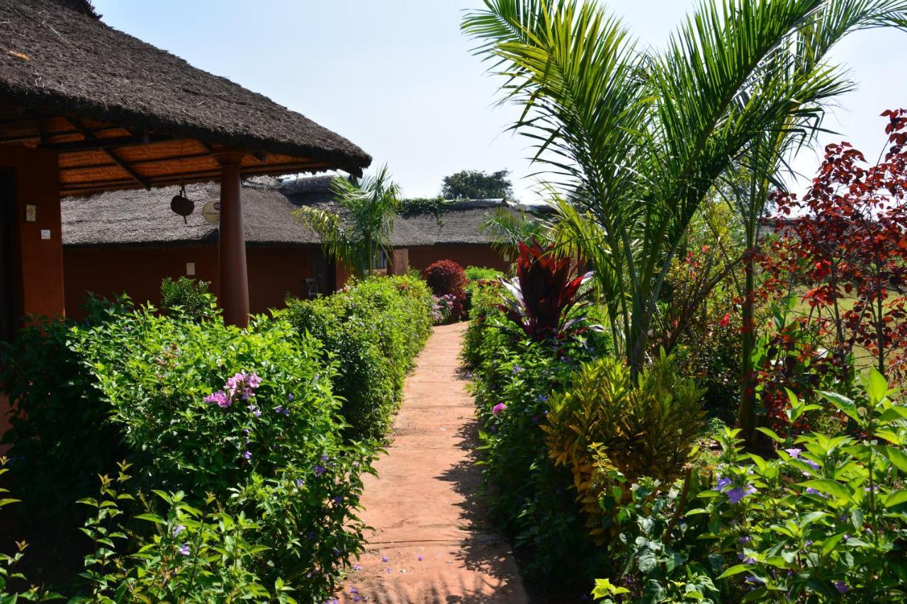Red Earth Kabini Begur Bagian luar foto